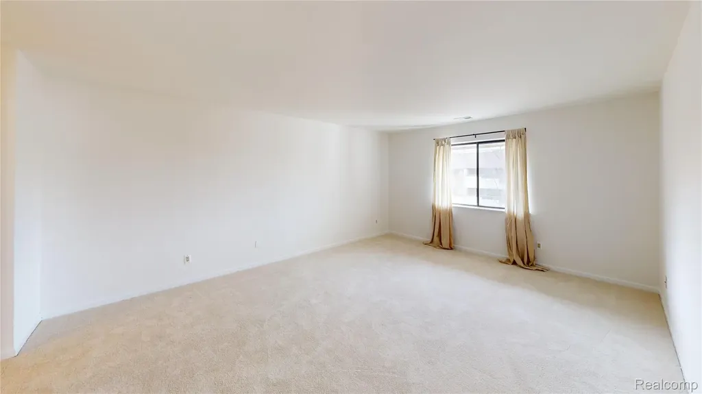 30450 Orchard Lake Road Farmington Hills City MI 48334
