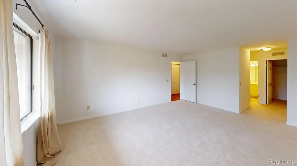 30450 Orchard Lake Road Farmington Hills City MI 48334