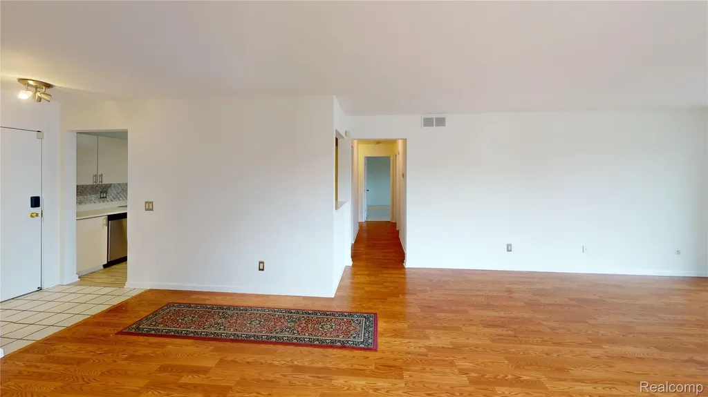 30450 Orchard Lake Road Farmington Hills City MI 48334