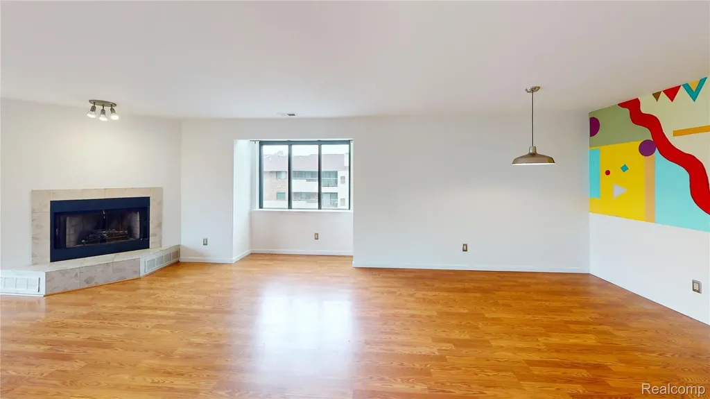 30450 Orchard Lake Road Farmington Hills City MI 48334