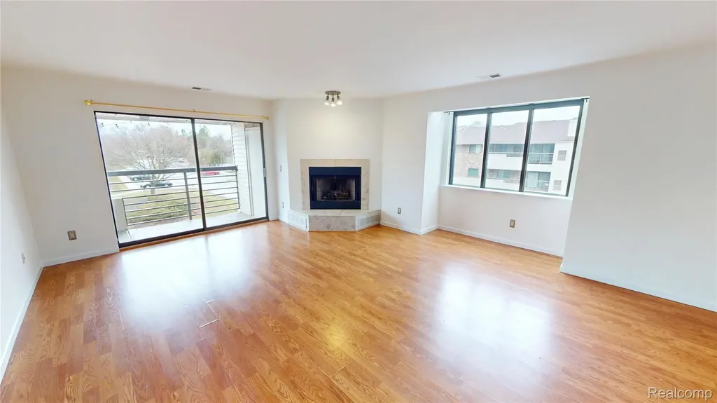30450 Orchard Lake Road Farmington Hills City MI 48334
