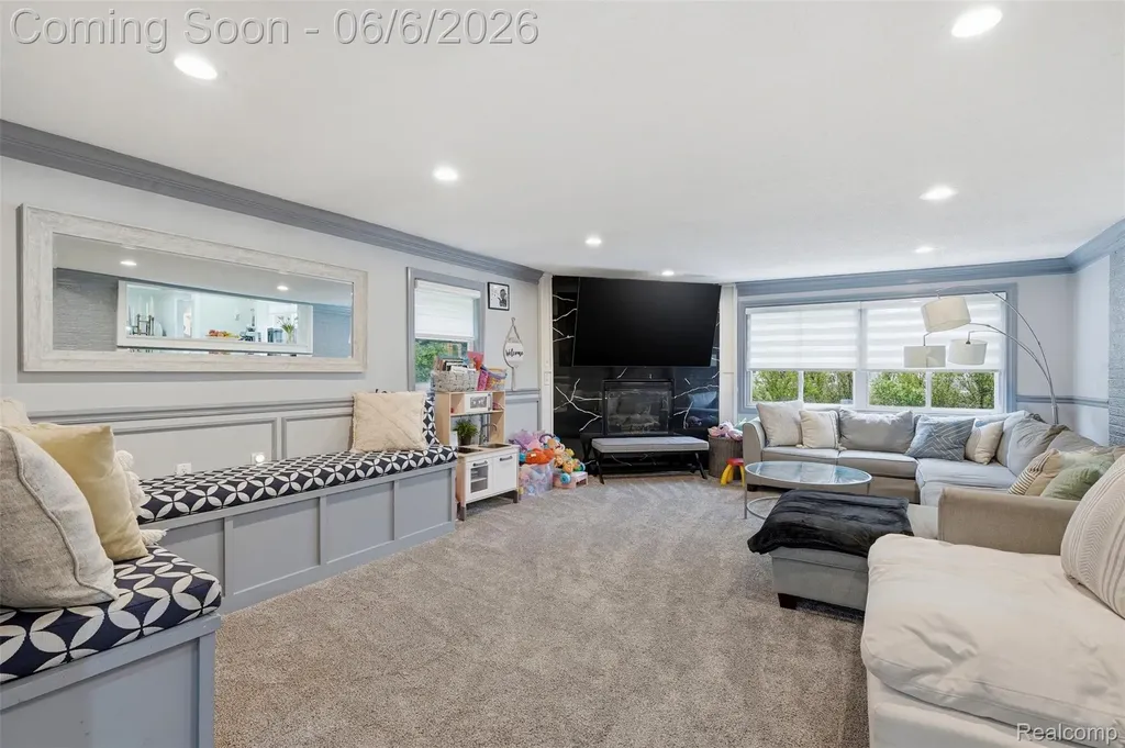 7723 Hazelton Street Dearborn Heights City MI 48127