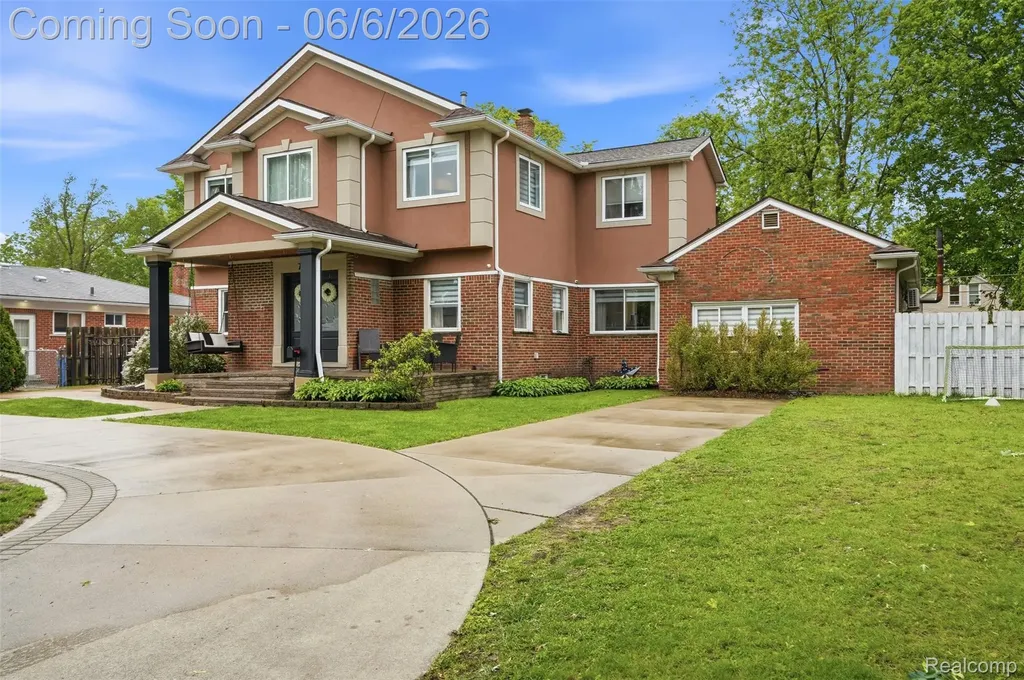 7723 Hazelton Street Dearborn Heights City MI 48127