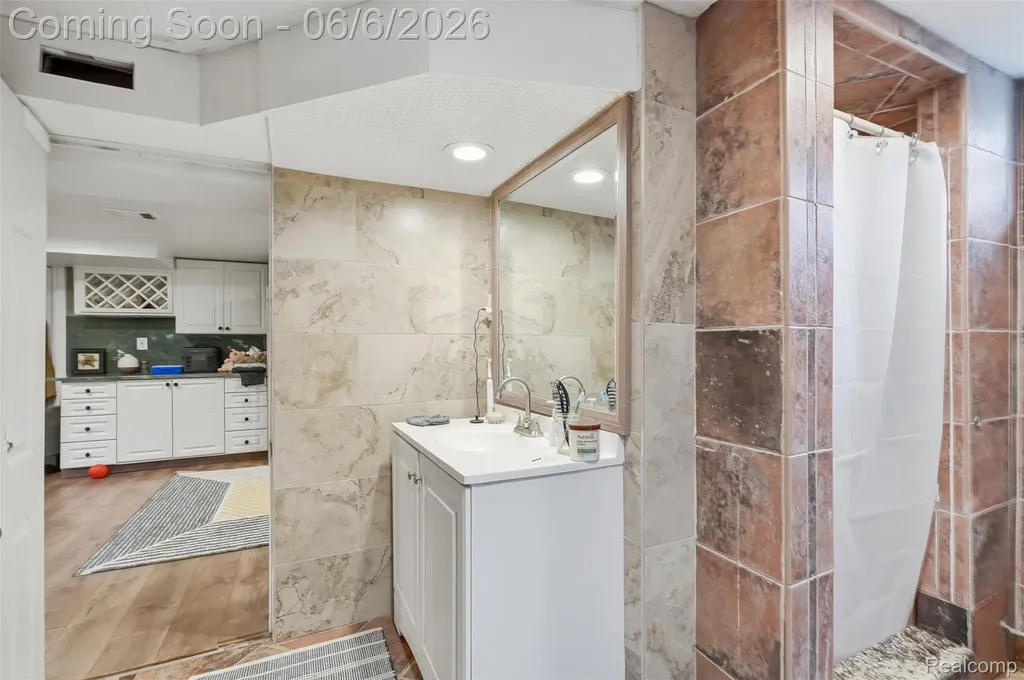 7723 Hazelton Street Dearborn Heights City MI 48127