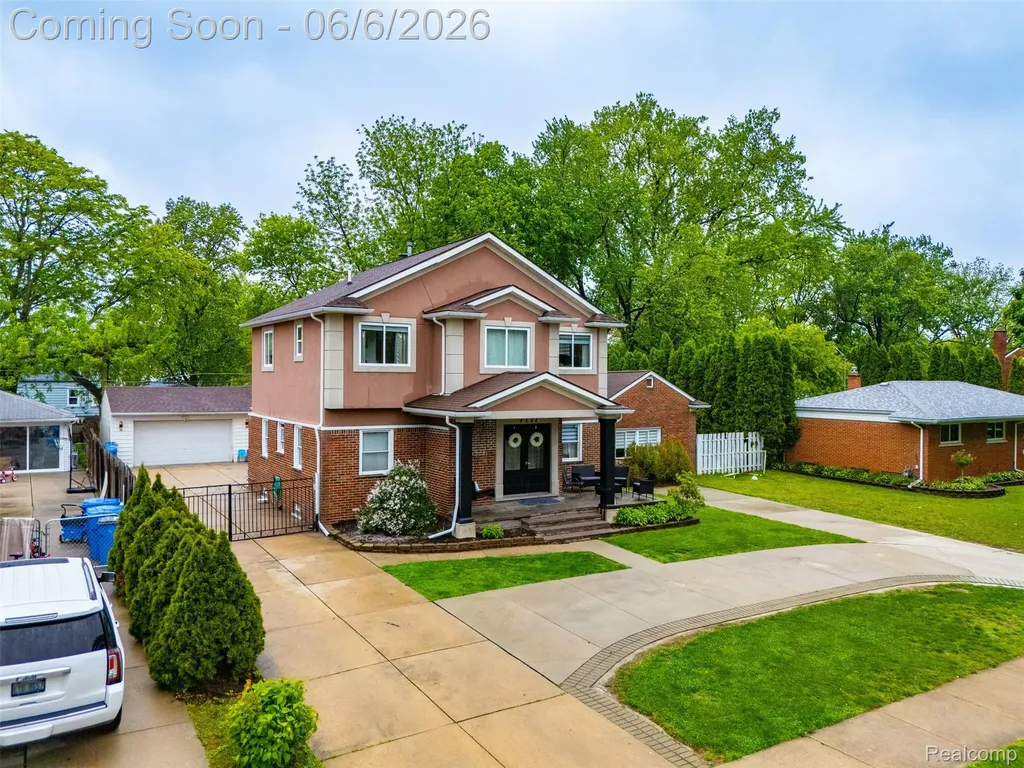 7723 Hazelton Street Dearborn Heights City MI 48127