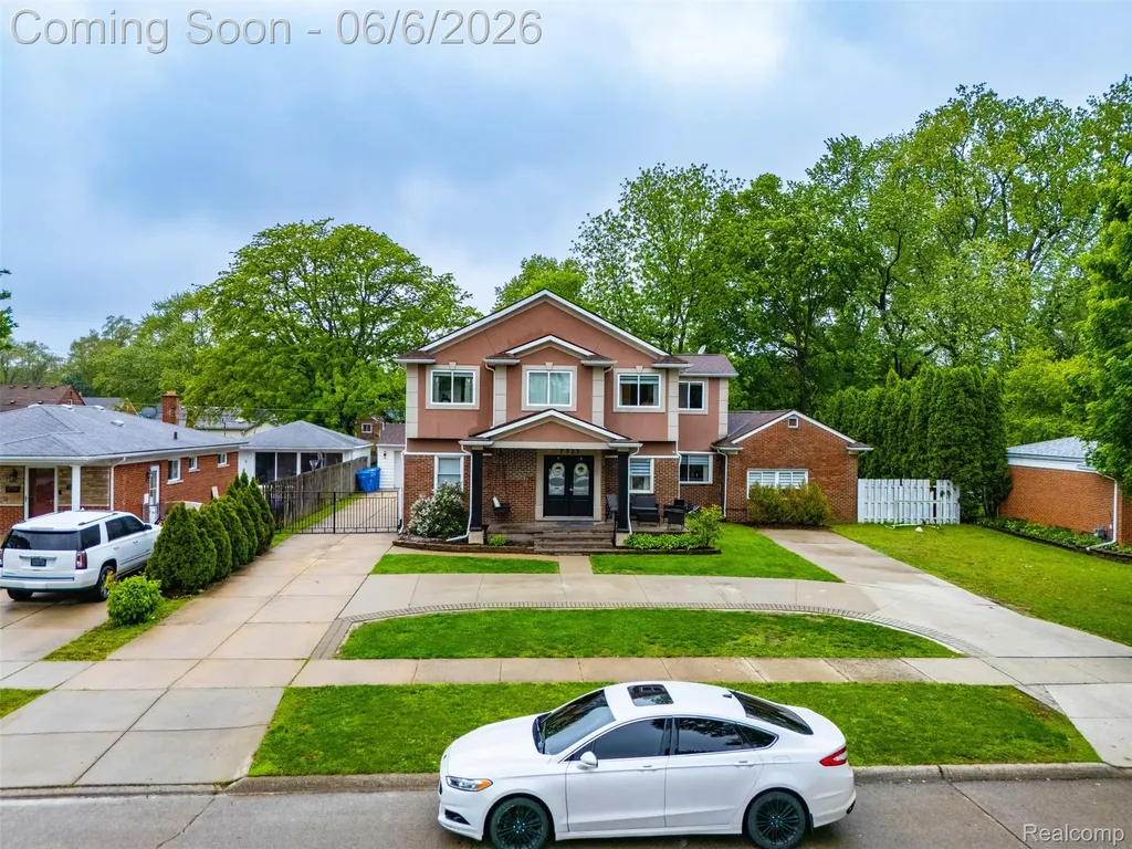 7723 Hazelton Street Dearborn Heights City MI 48127