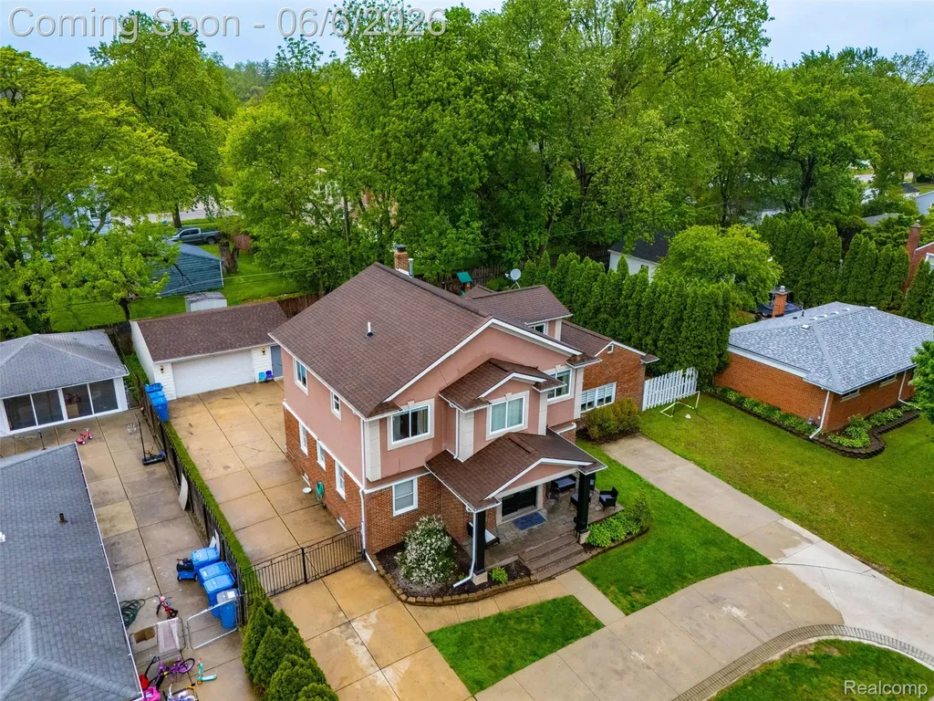 7723 Hazelton Street Dearborn Heights City MI 48127