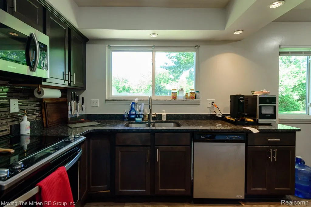 23735 W Newell Circle Farmington Hills City MI 48336