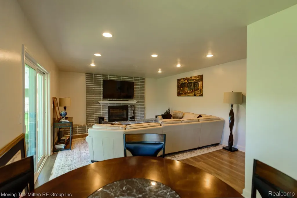 23735 W Newell Circle Farmington Hills City MI 48336
