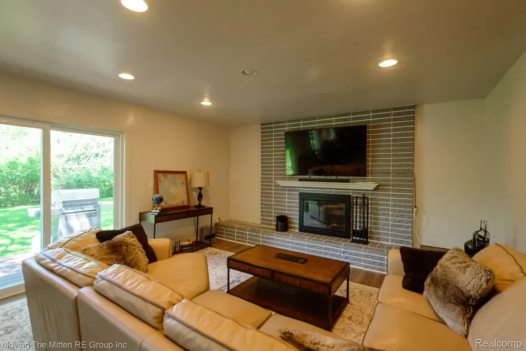 23735 W Newell Circle Farmington Hills City MI 48336