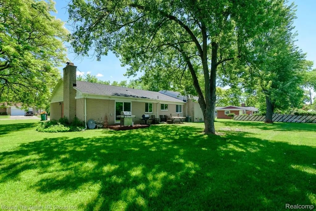 23735 W Newell Circle Farmington Hills City MI 48336