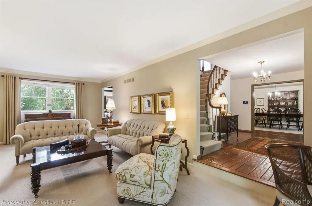 25235 Canterbury Road Franklin Village MI 48025