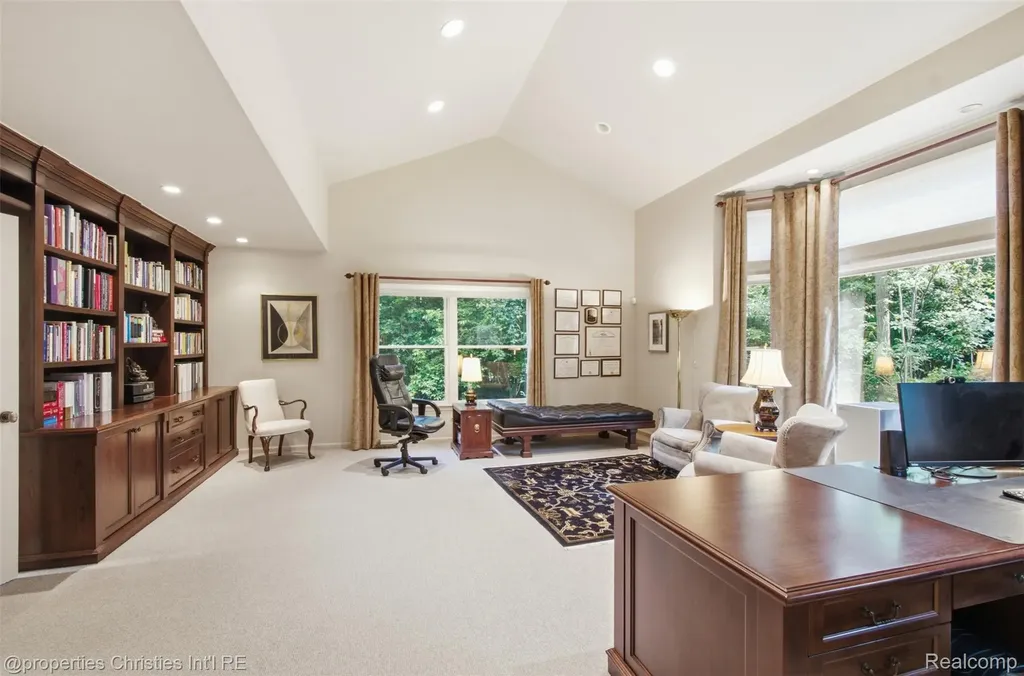 25235 Canterbury Road Franklin Village MI 48025