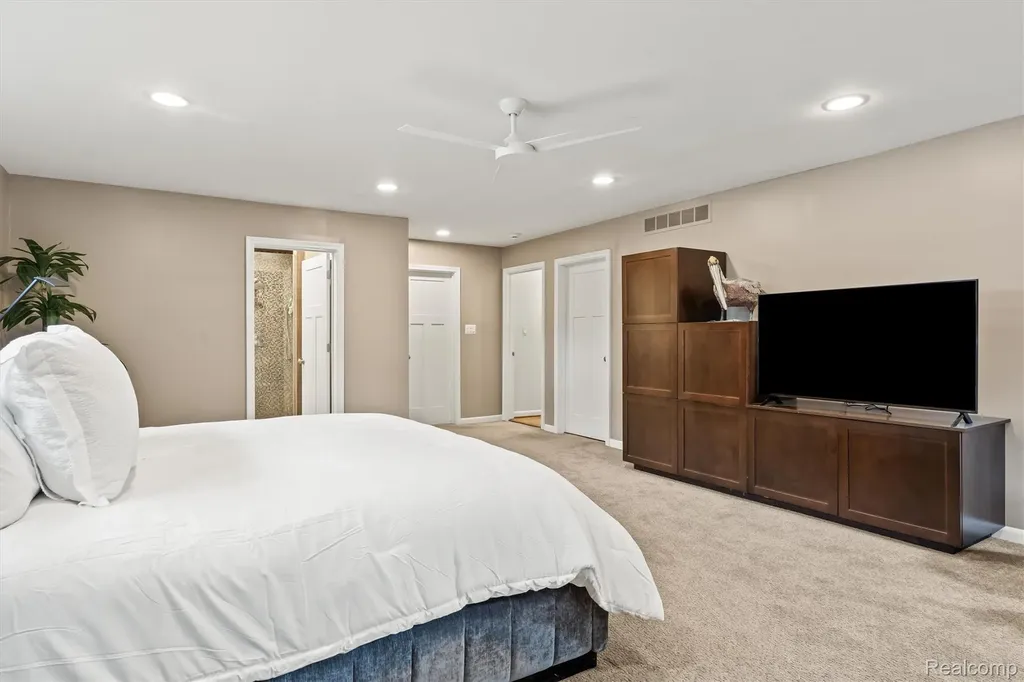 3885 Oakland Drive Bloomfield Hills City MI 48301