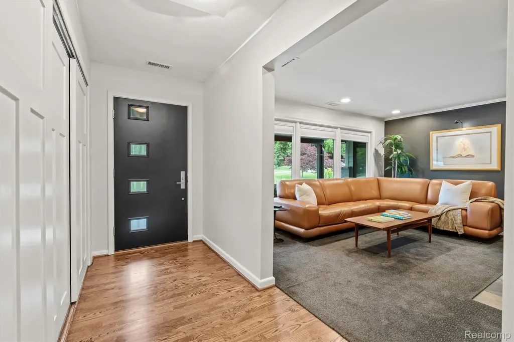 3885 Oakland Drive Bloomfield Hills City MI 48301