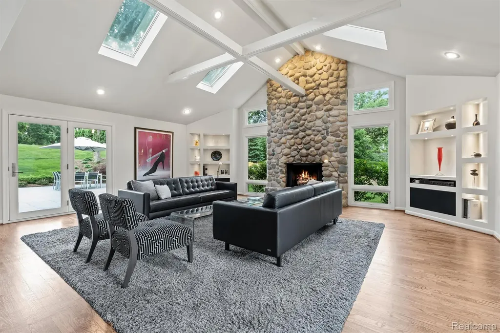 3885 Oakland Drive Bloomfield Hills City MI 48301