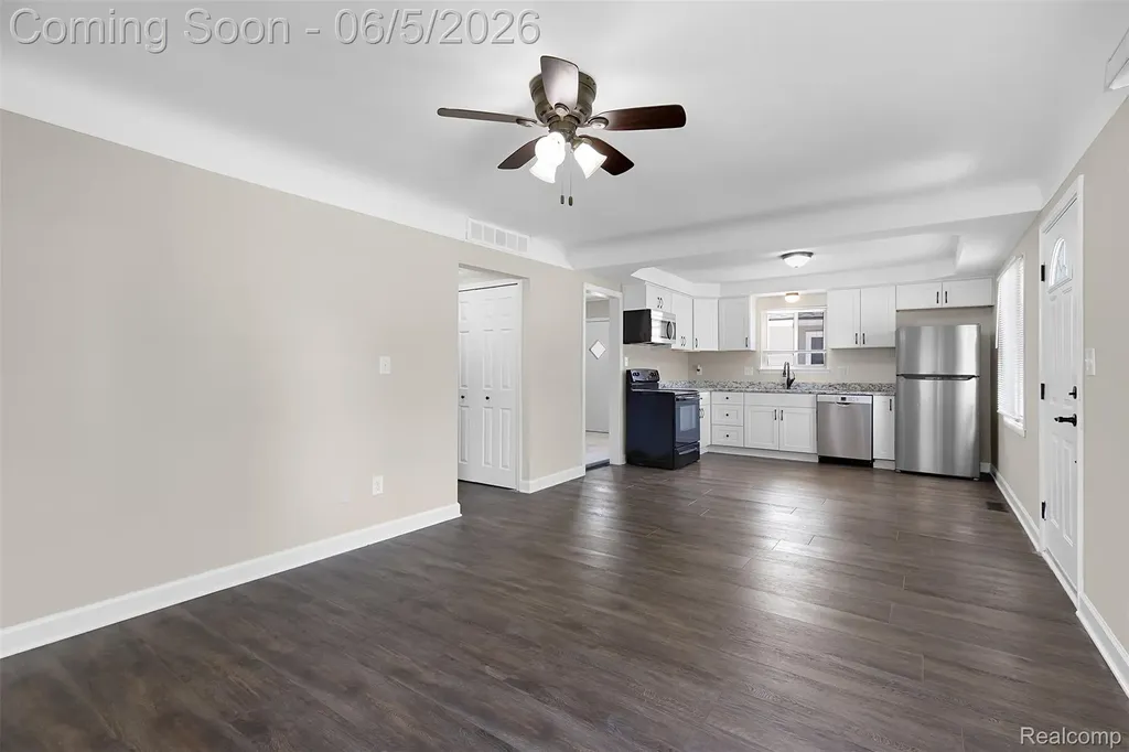 12180 Arcola Street Livonia City MI 48150