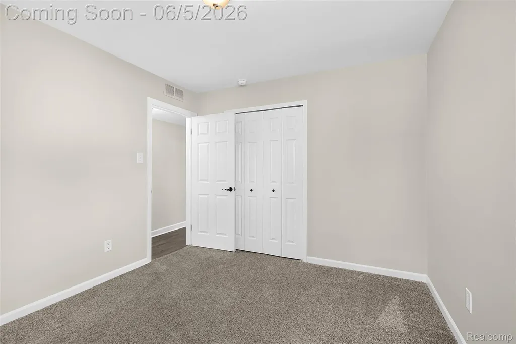 12180 Arcola Street Livonia City MI 48150
