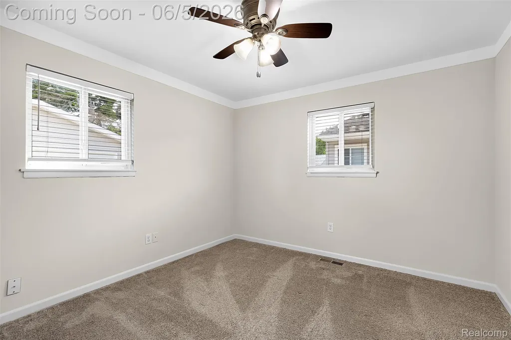 12180 Arcola Street Livonia City MI 48150