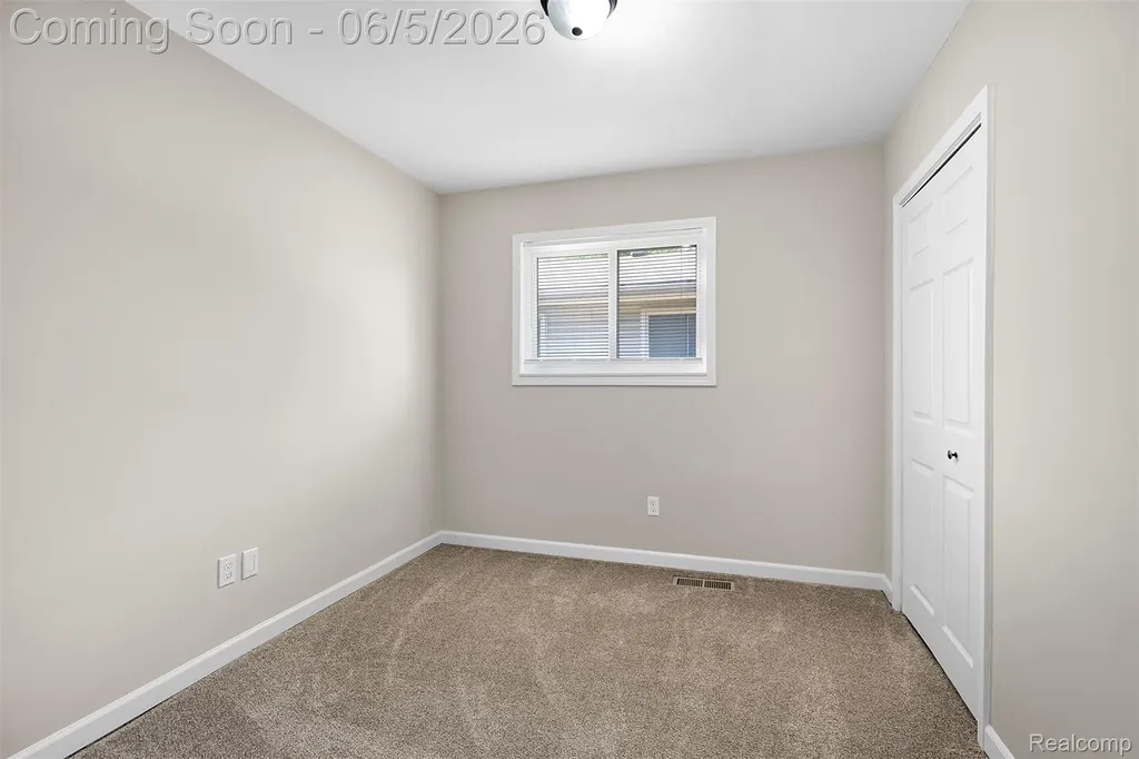 12180 Arcola Street Livonia City MI 48150