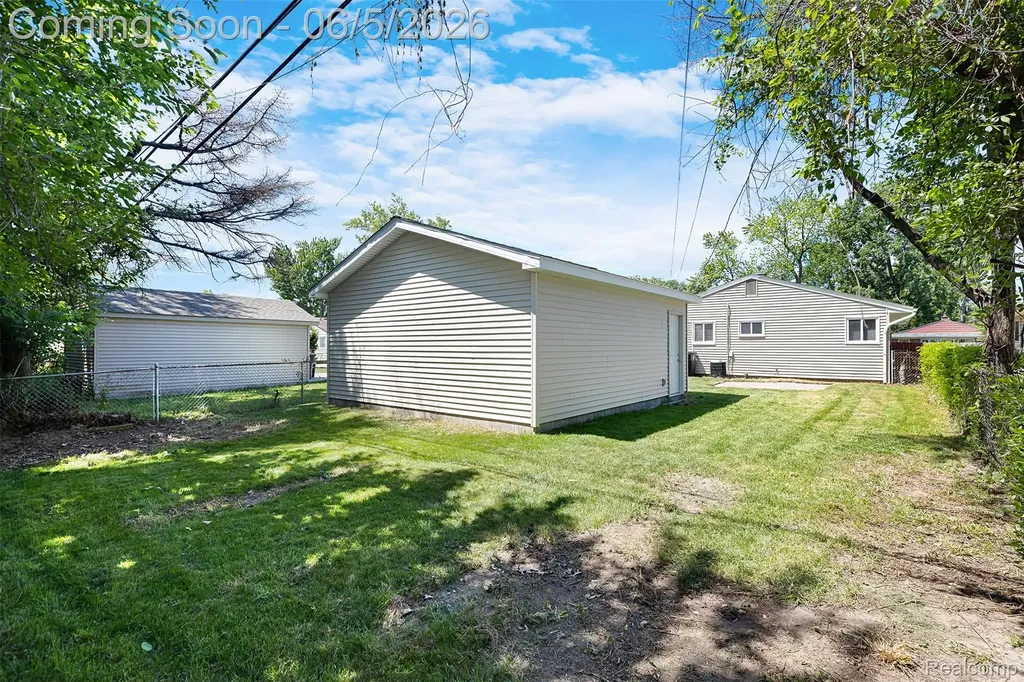 12180 Arcola Street Livonia City MI 48150
