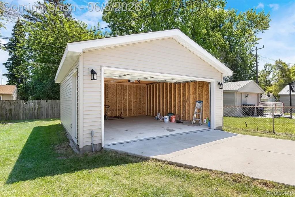 12180 Arcola Street Livonia City MI 48150