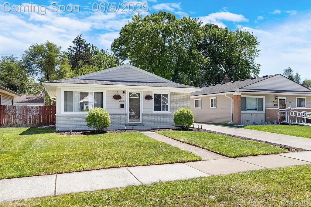 12180 Arcola Street Livonia City MI 48150