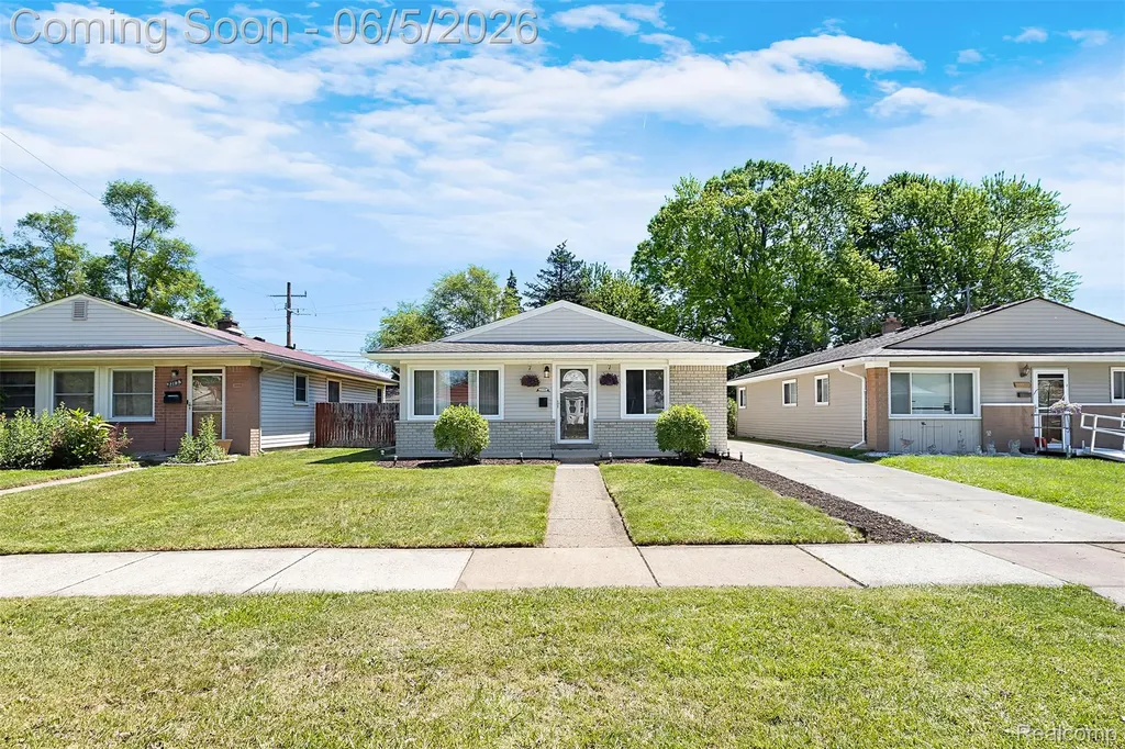 12180 Arcola Street Livonia City MI 48150