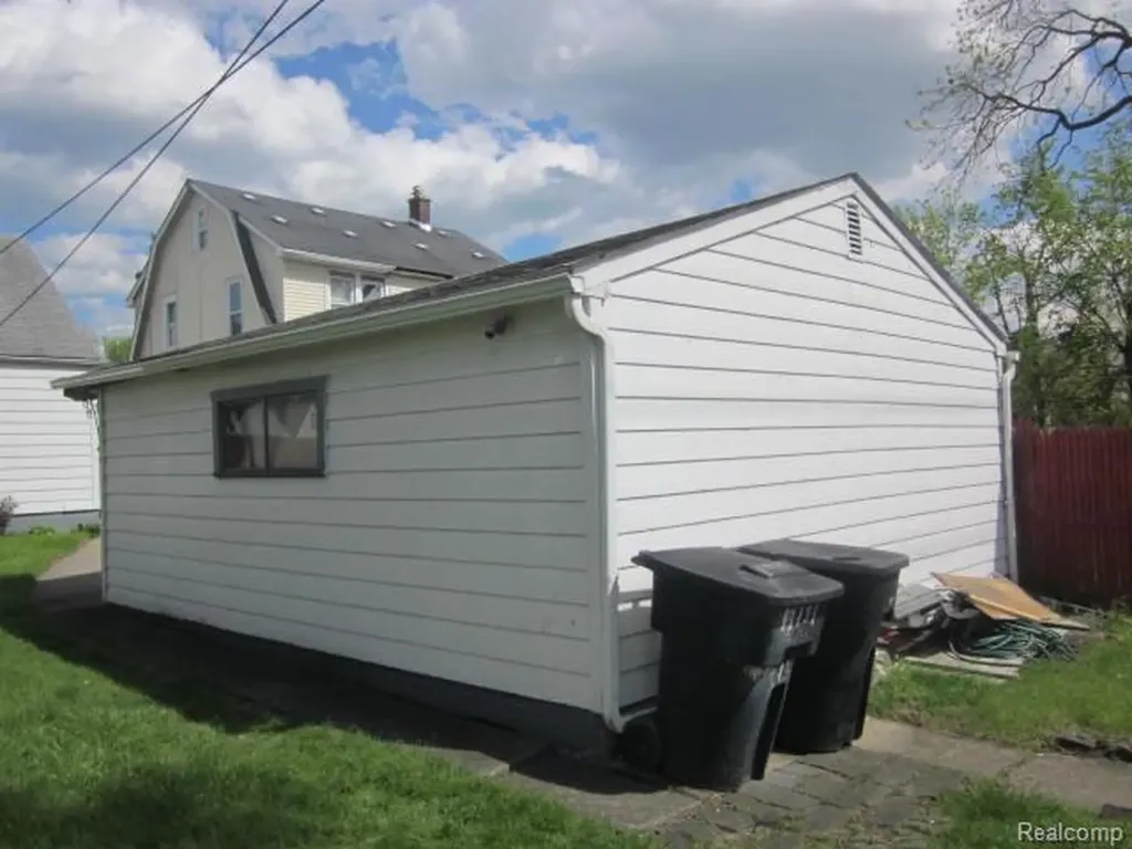 19151 Rowe Street Detroit City MI 48205