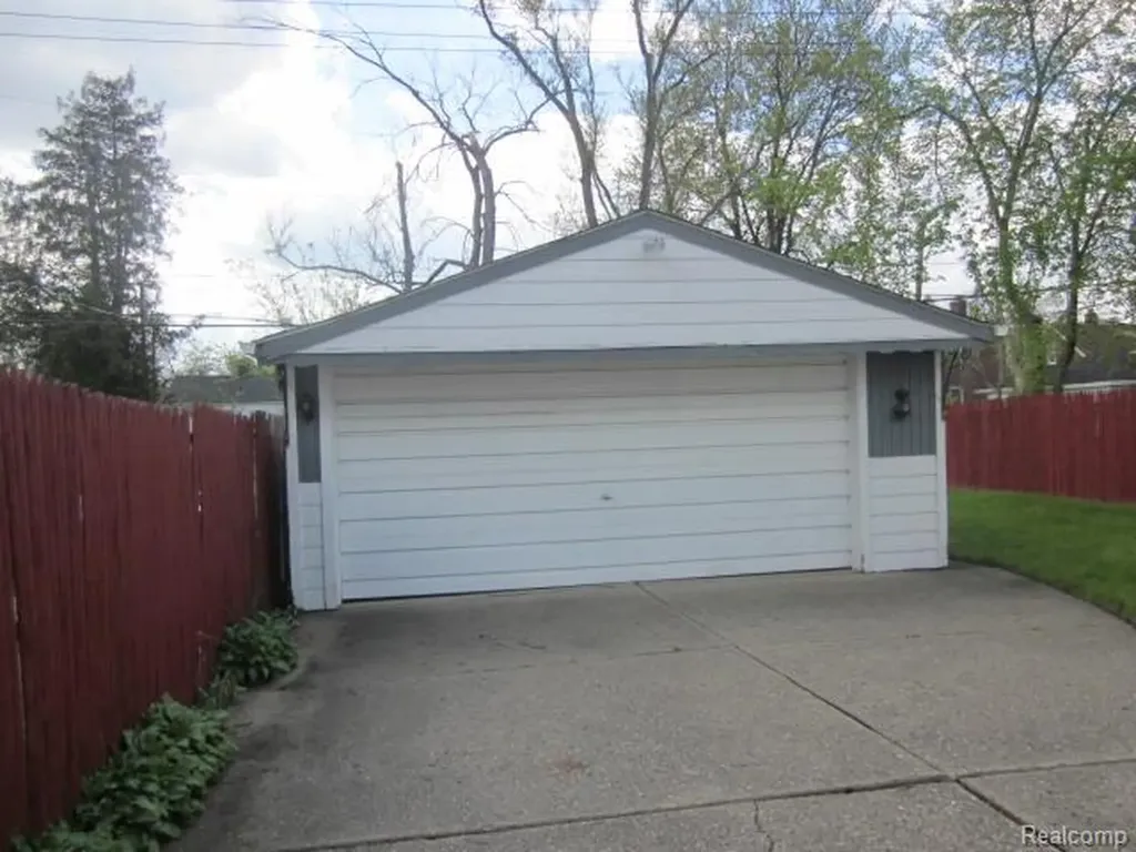 19151 Rowe Street Detroit City MI 48205