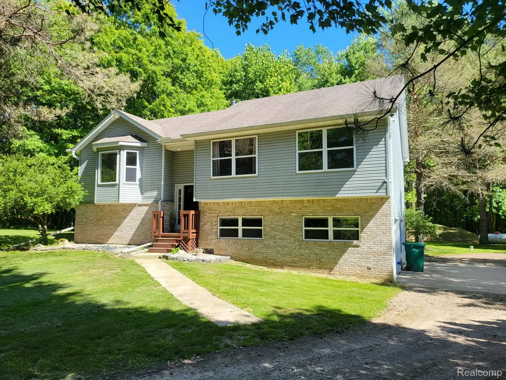 860 N Sashabaw Road Brandon Charter Township MI 48462