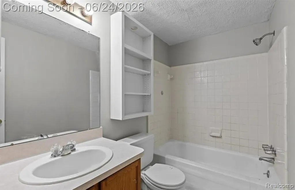 2092 Orchard Crest Street Shelby Charter Township MI 48317