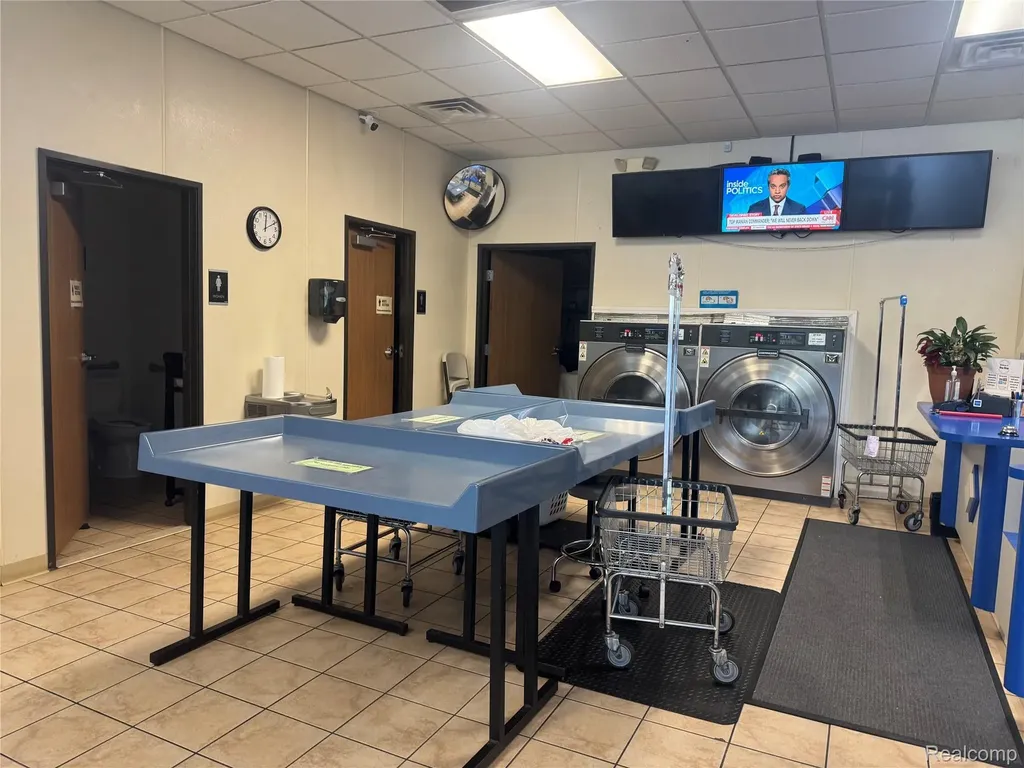 1751 E West Maple Road Walled Lake City MI 48390