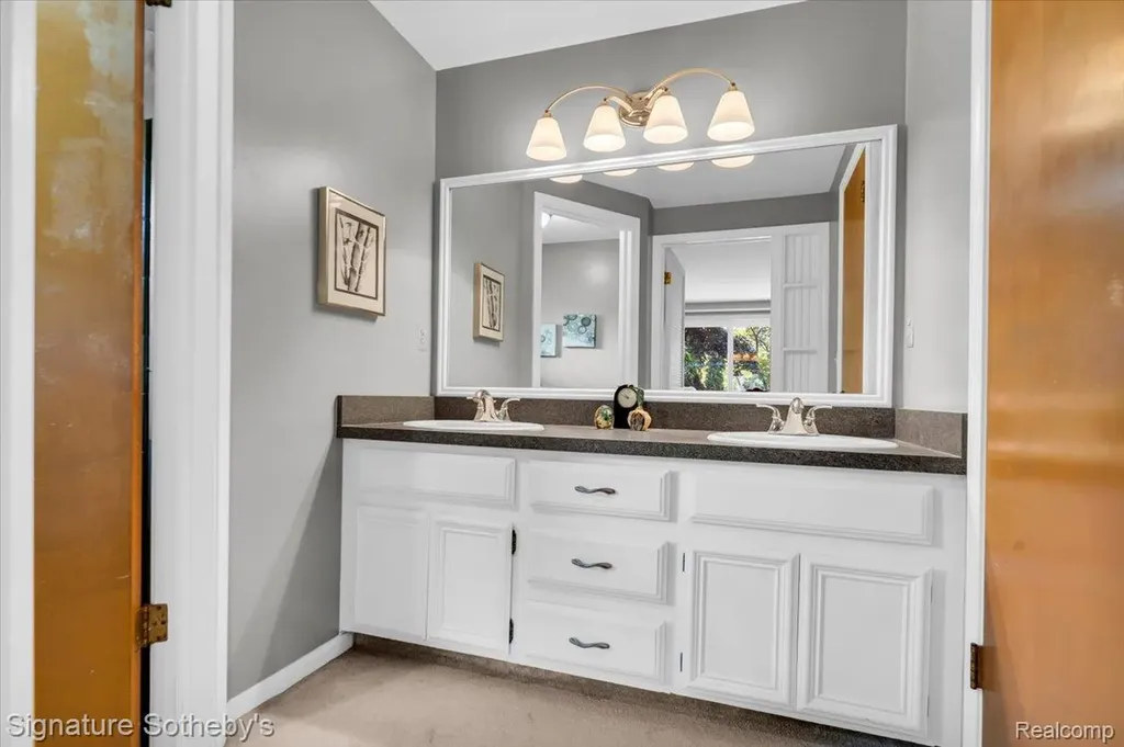 2538 Red Fox Trail Drive Troy City MI 48098