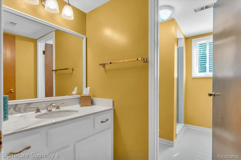 2538 Red Fox Trail Drive Troy City MI 48098