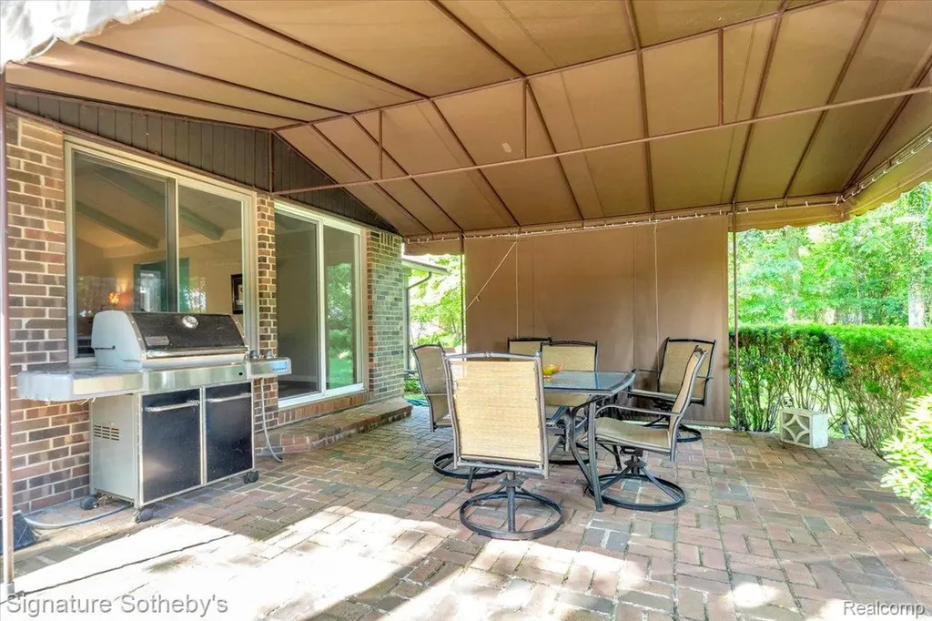 2538 Red Fox Trail Drive Troy City MI 48098