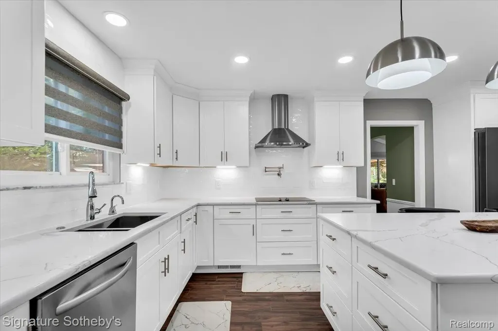 2538 Red Fox Trail Drive Troy City MI 48098