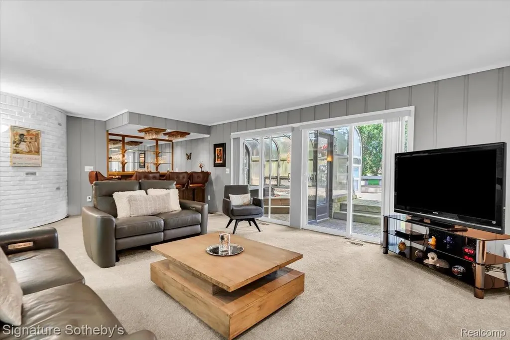 2538 Red Fox Trail Drive Troy City MI 48098