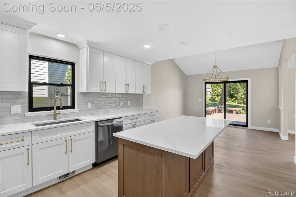 3901 Highlander Way W Pittsfield Charter Township MI 48108