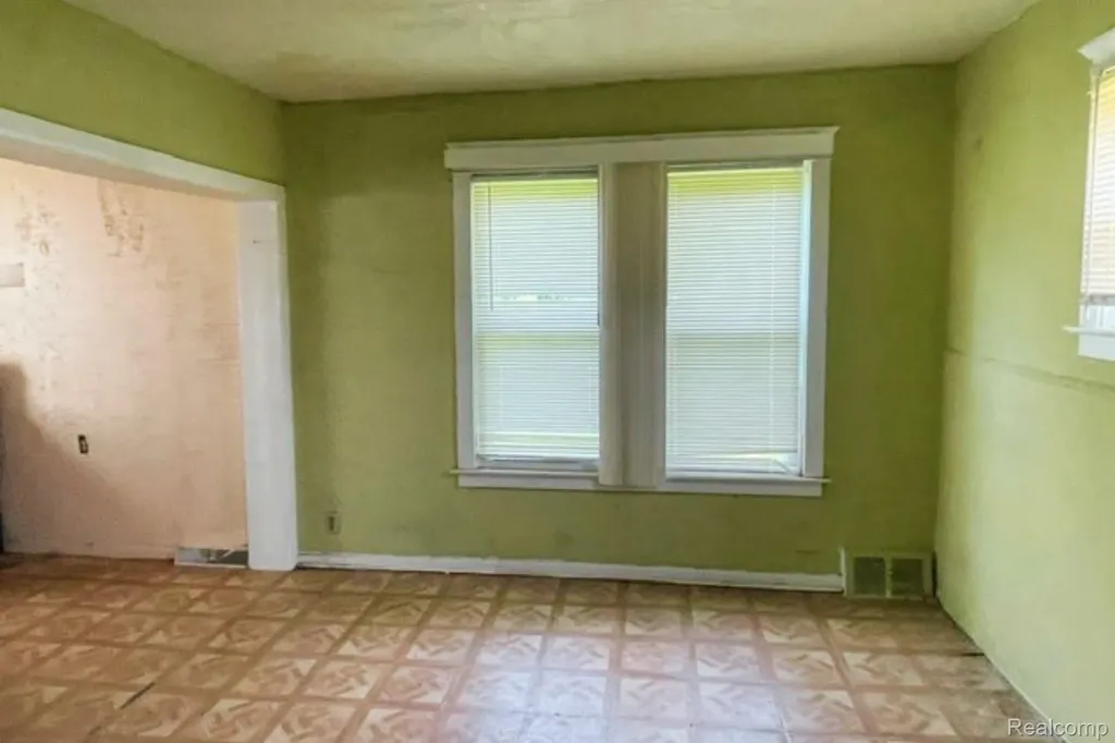 8091 Kenney Street Detroit City MI 48234