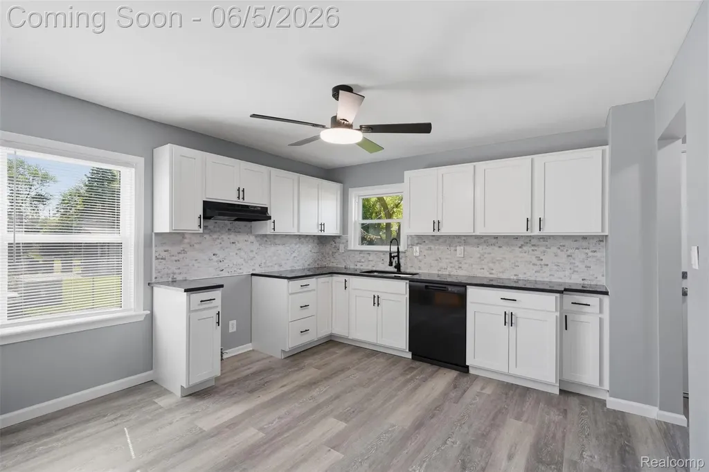 13181 Peach Street Southgate City MI 48195