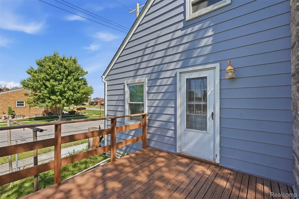 13181 Peach Street Southgate City MI 48195