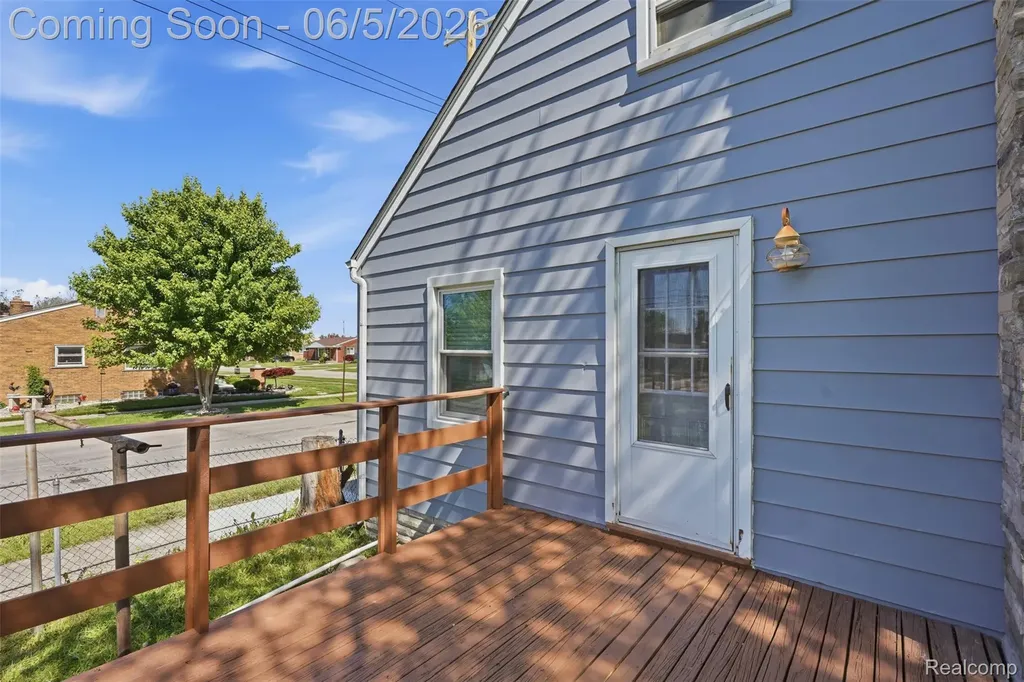 13181 Peach Street Southgate City MI 48195