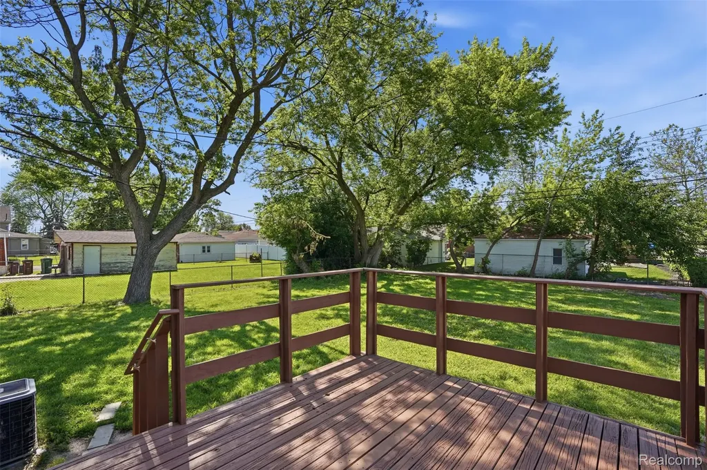 13181 Peach Street Southgate City MI 48195