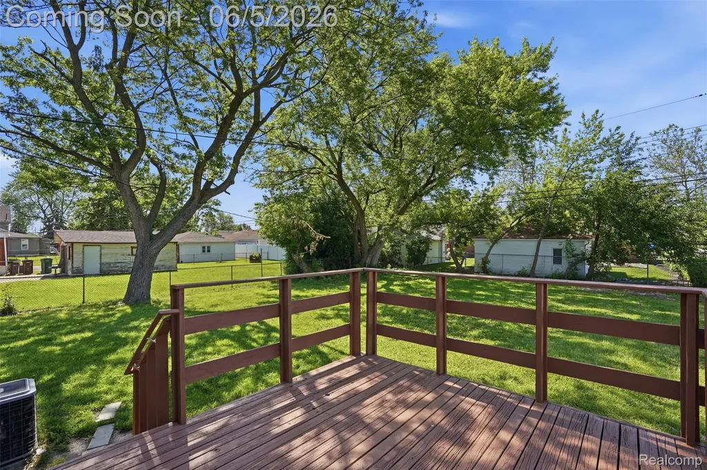 13181 Peach Street Southgate City MI 48195