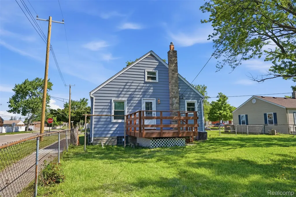 13181 Peach Street Southgate City MI 48195