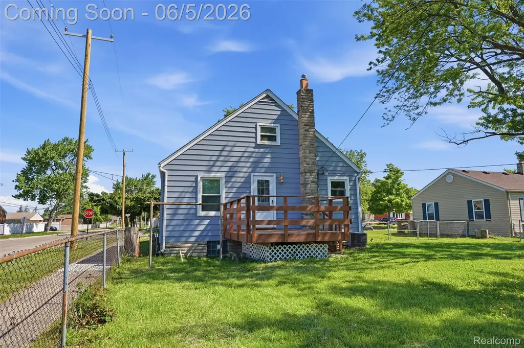 13181 Peach Street Southgate City MI 48195