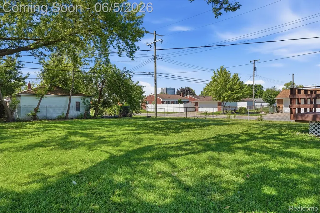 13181 Peach Street Southgate City MI 48195