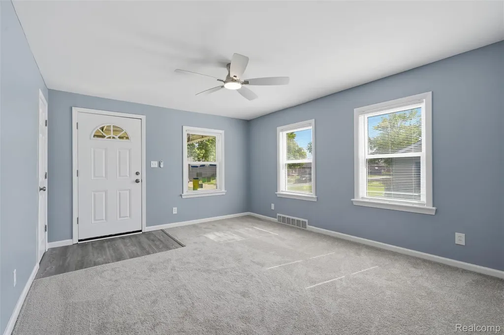 13181 Peach Street Southgate City MI 48195