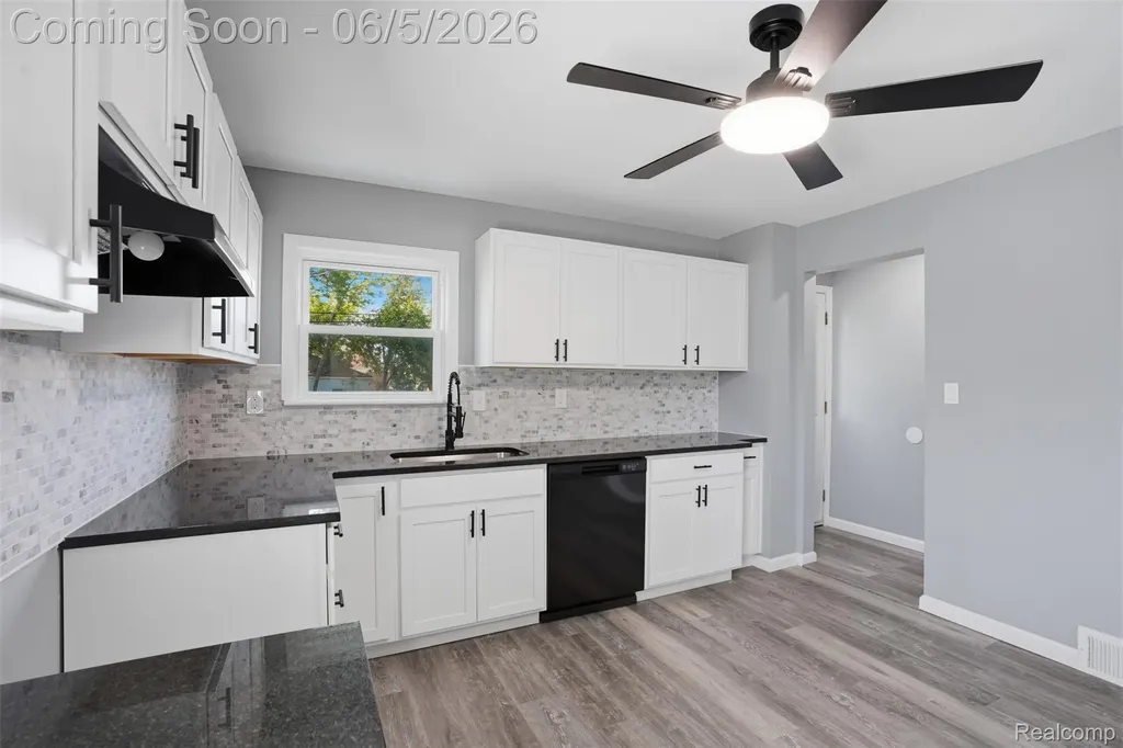 13181 Peach Street Southgate City MI 48195
